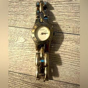 Vintage Gucci Watch 2889 L